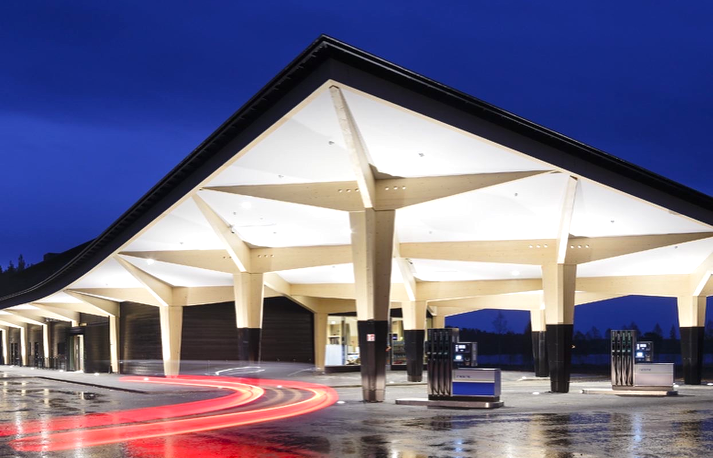 Petrol station canopy built by Lumi Polar